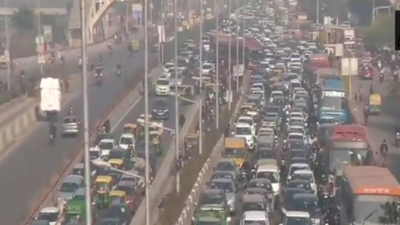 traffic advisory issued for bengaluru on february 9-check routes to avoid