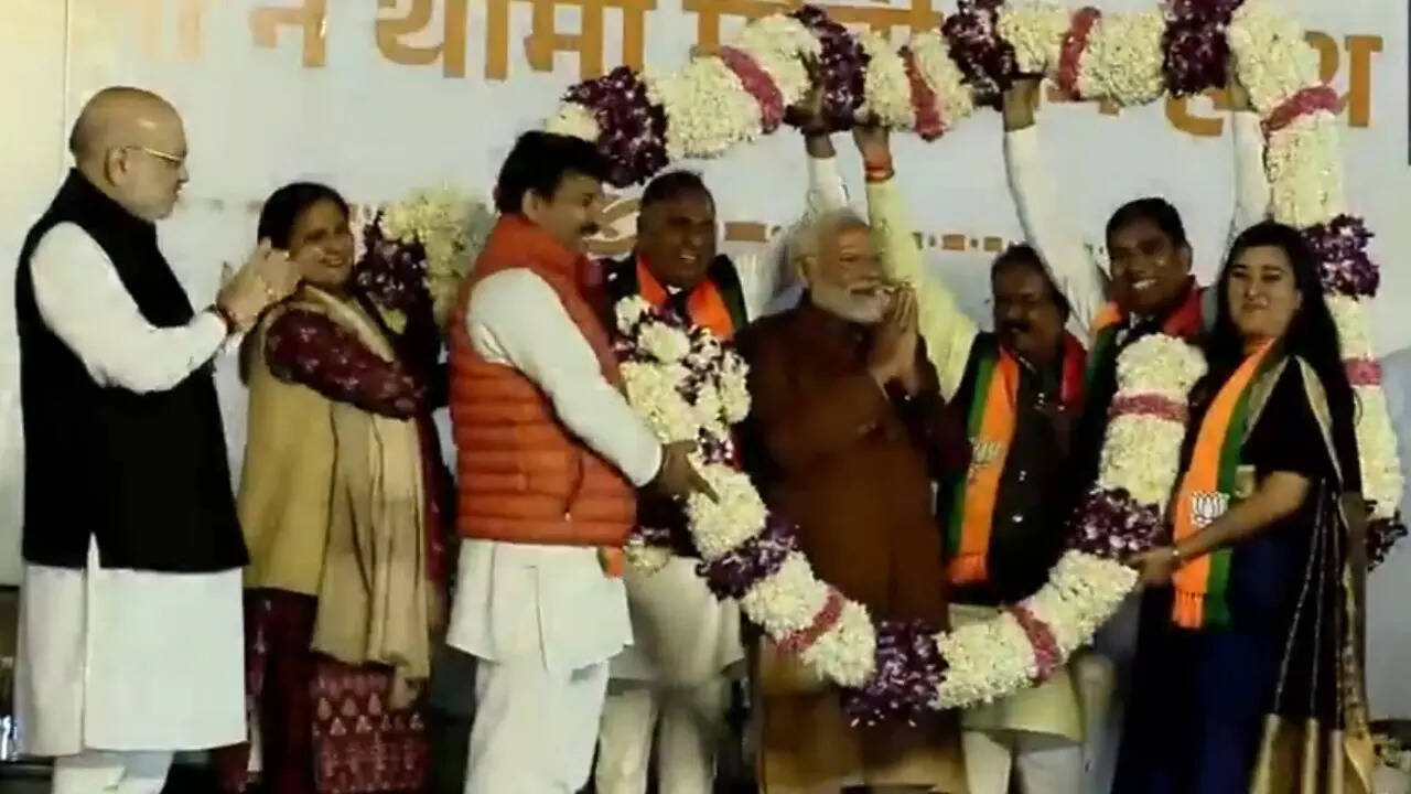 delhi assembly election results 2025: pm narendra modi's 'jeet ka sandesh' - 'shortcut wali rajneeti ka short circuit ho gaya'