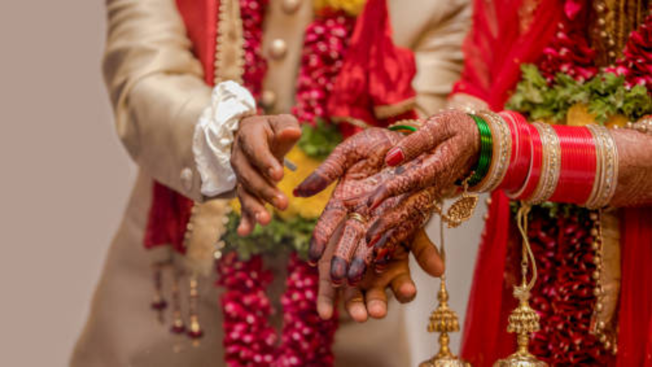 kota man spends 15 lakh wife job complaints railways unravels recruitment scam cbi probes thukra ke mera pyaar