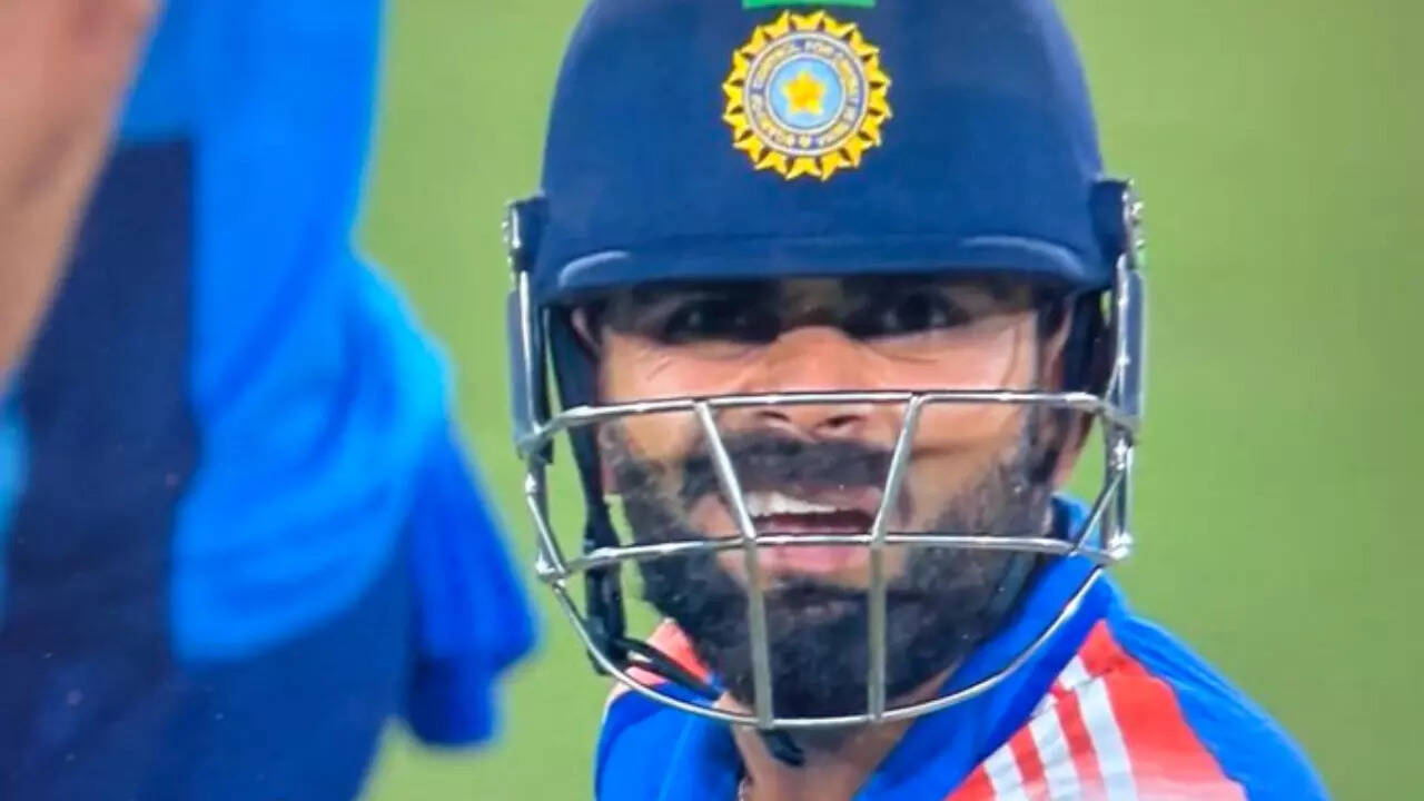 Virat Kohli's Reaction Goes Viral After DRS Cuts Short Stay In 2nd ODI vs England