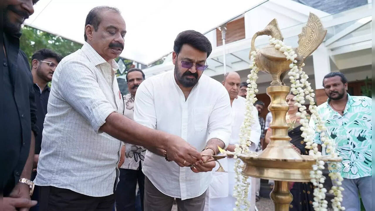 Mohanlal-Sathyan Anthikad Film Hridayapoorvam Begins Filming Mohanlal-Sathyan Anthikad Film Hridayapoorvam Begins Filming