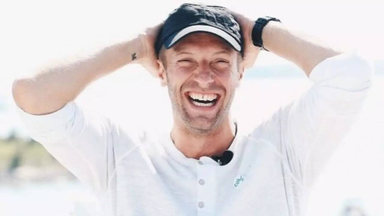Chris Martin works to keep his mental health in mind Chris Martin works to keep his mental health in mind