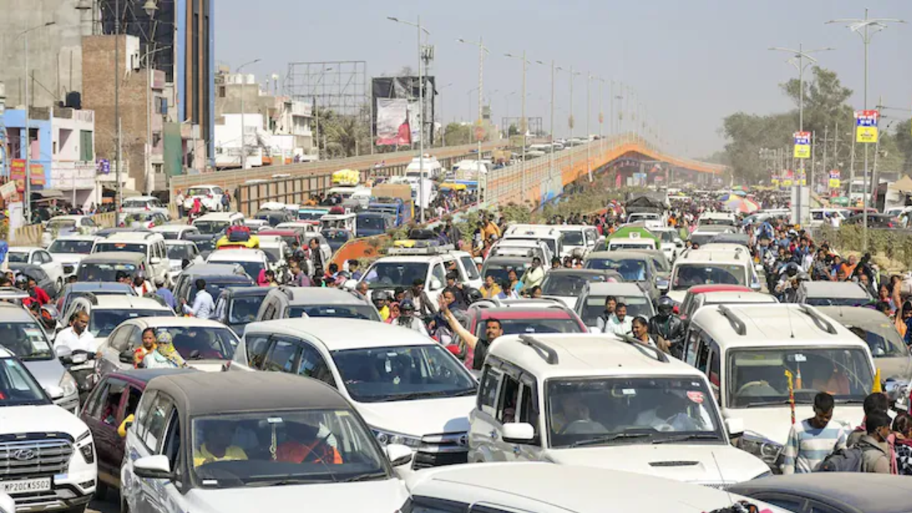 'not mismanagement, but...': up dgp tells the reason behind kilometres-long traffic jam to maha kumbh