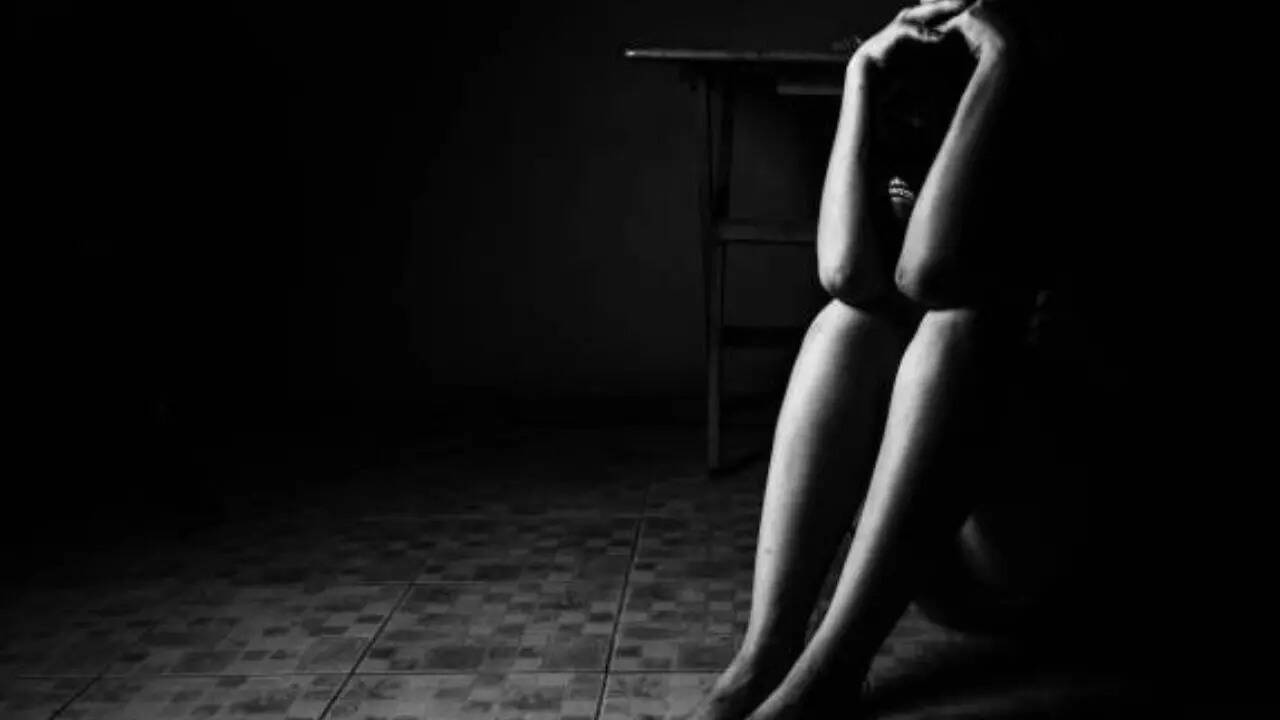 19-year-old woman raped in thane, friends circulate video on social media