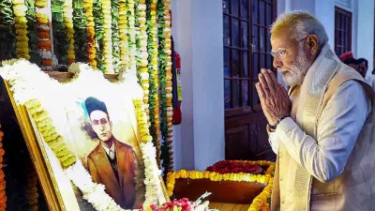 PM Modi and Veer Savarkar PM Modi and Veer Savarkar
