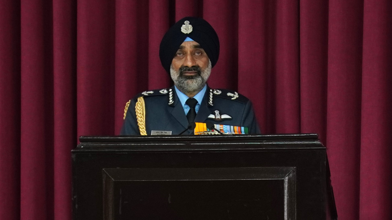 iaf chief ap singh just not confident delay of tejas hal ho jayega will not work aero india 2025 bengaluru