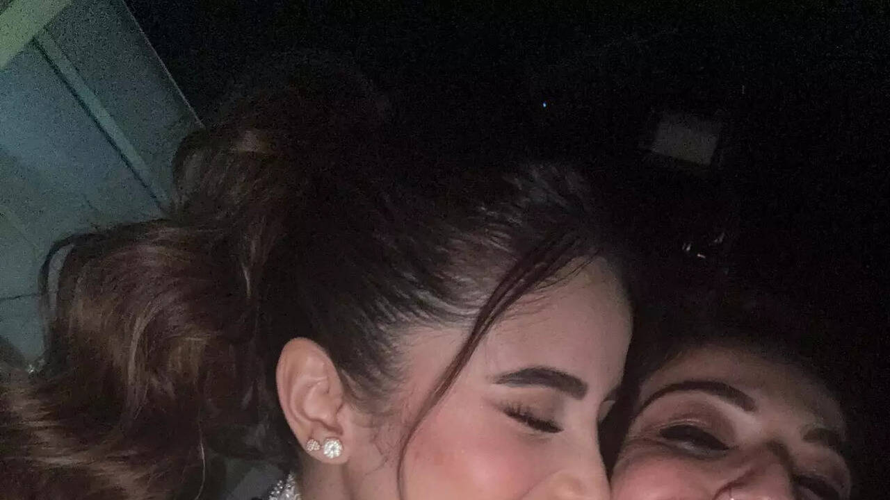 Beautiful Ladies In One Frame