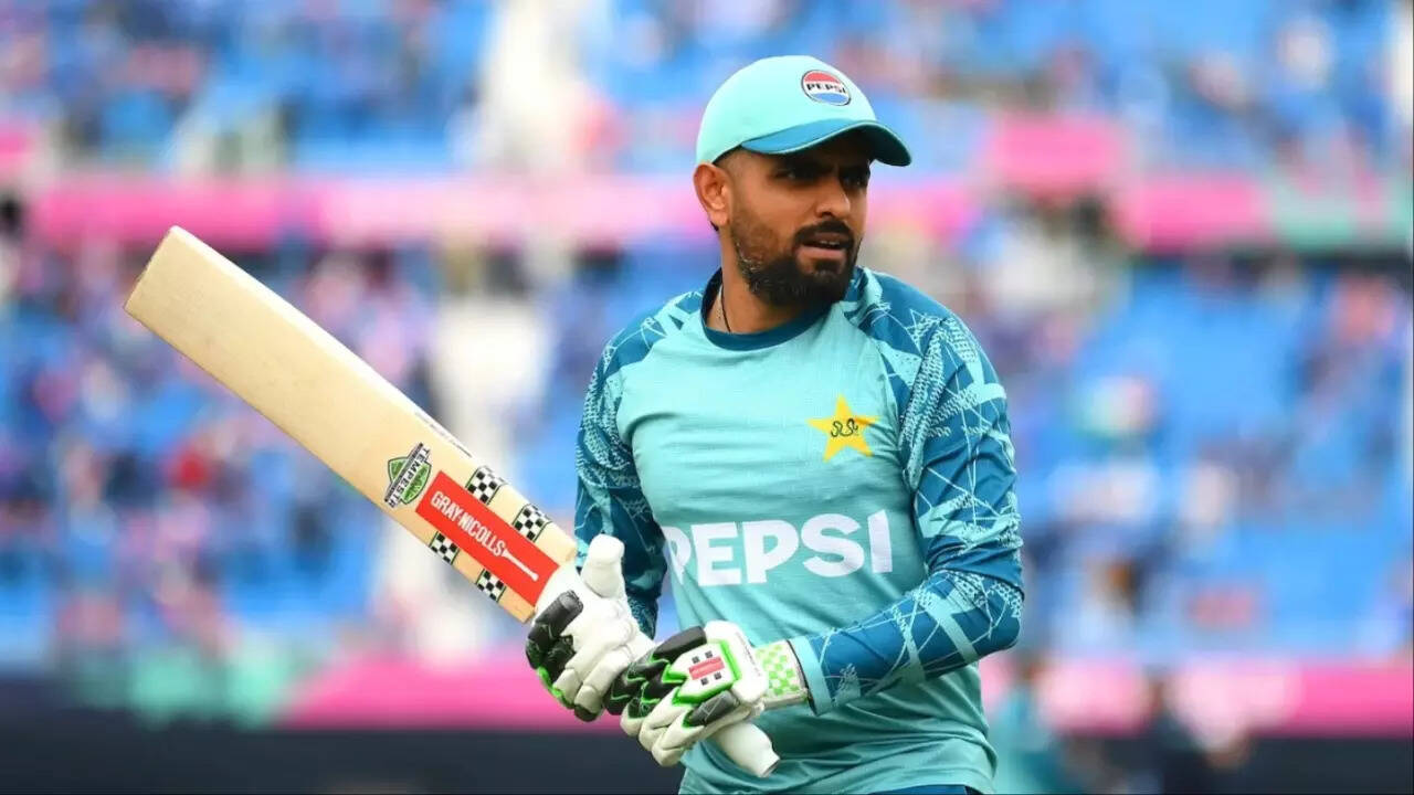 'babar, babar' cheers fill the stands of national stadium in karachi, star batter acknowledges- watch