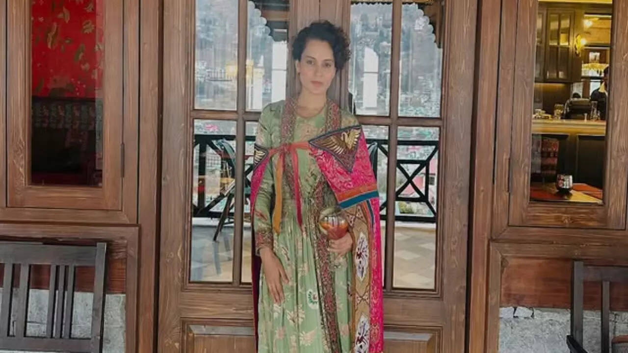 kangana slams 'so-called' fashion bloggers for 'culturally inappropriate' comments: absolutely embarrassing