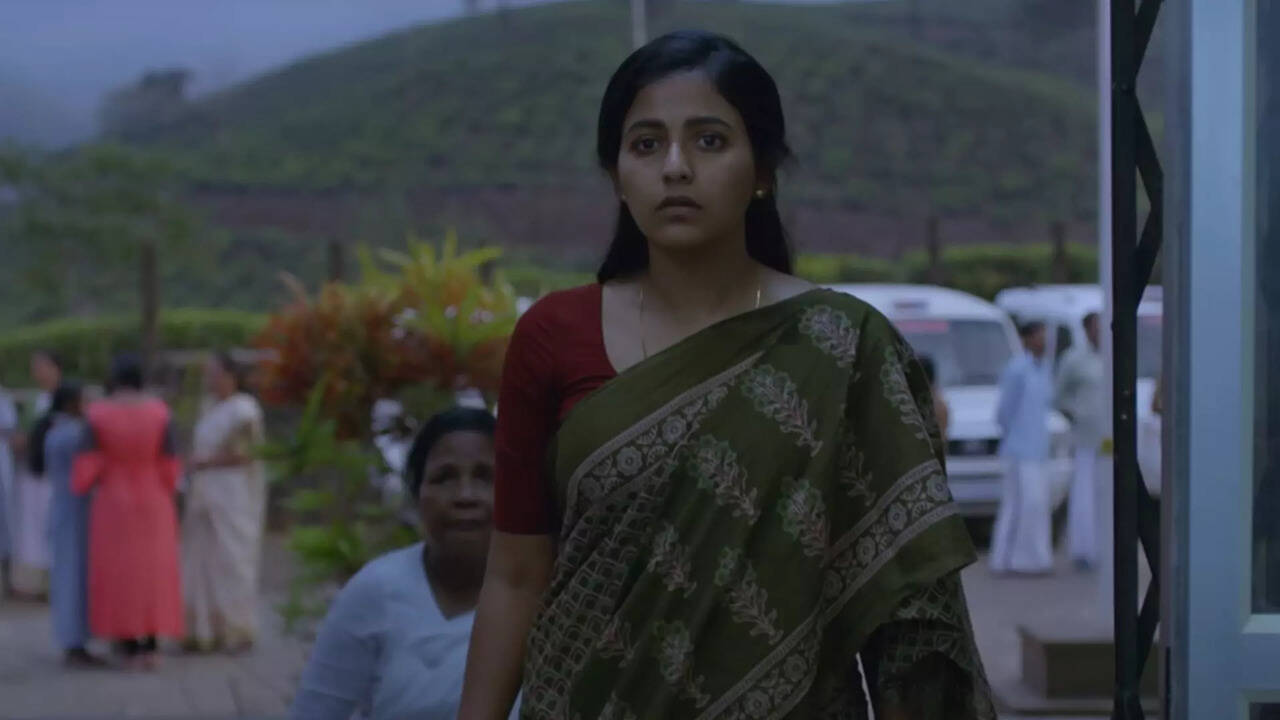  Kerala: கேரளாவையே உலுக்கிய கிளைமாக்ஸ் டிவிஸ்ட்.. ஓடிடியில் மிஸ் பண்ணாமல் பார்க்க தரமான சஸ்பென்ஸ் த்ரில்லர்! 