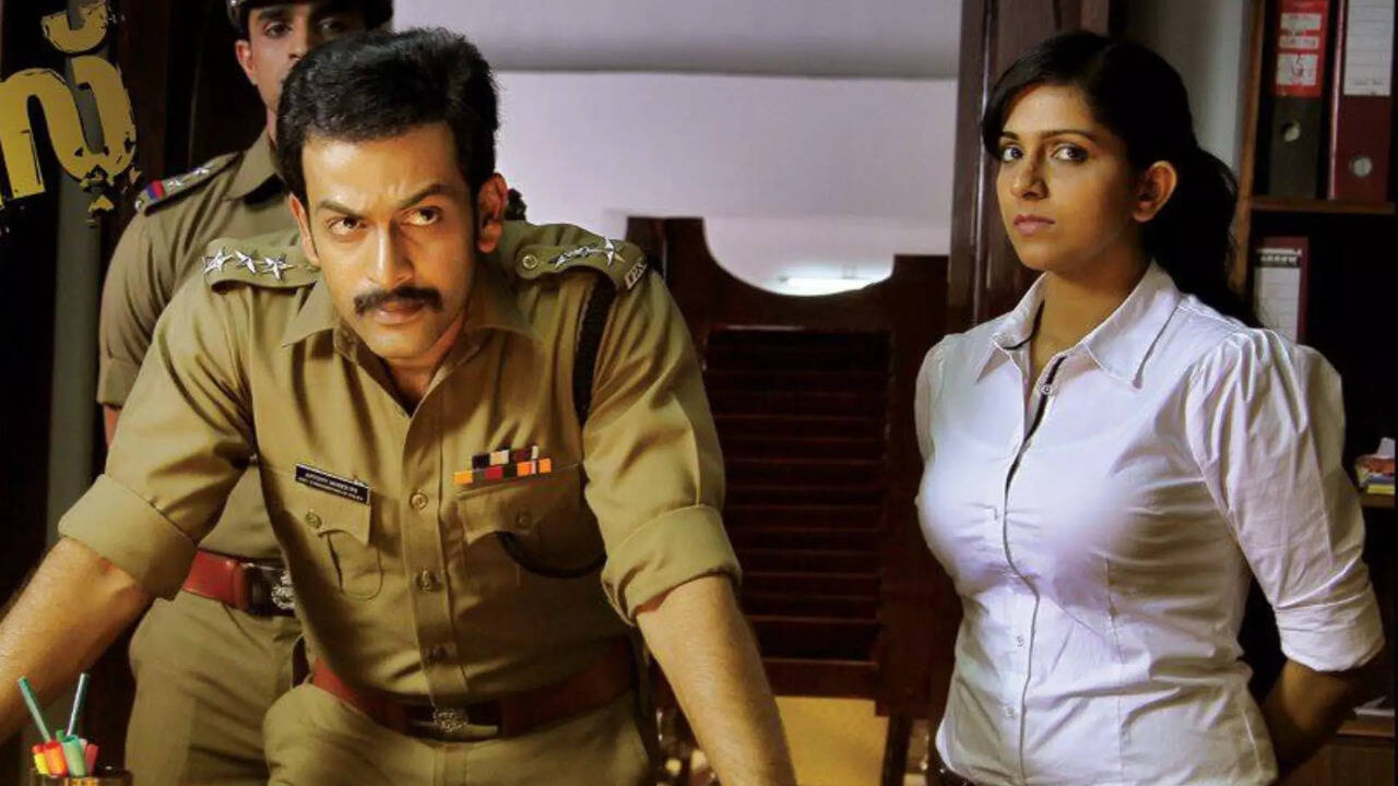  Kerala: கேரளாவையே உலுக்கிய கிளைமாக்ஸ் டிவிஸ்ட்.. ஓடிடியில் மிஸ் பண்ணாமல் பார்க்க தரமான சஸ்பென்ஸ் த்ரில்லர் படம்! 