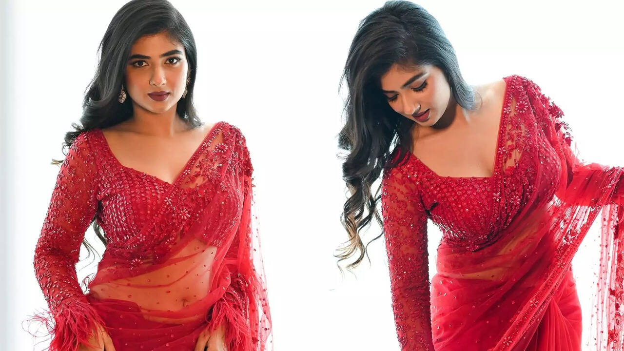  பார்வையிலே மயக்கும் பேரழகி.. பிரக்யா நாக்ராவின் ஹாட் க்ளிக்ஸ்! 