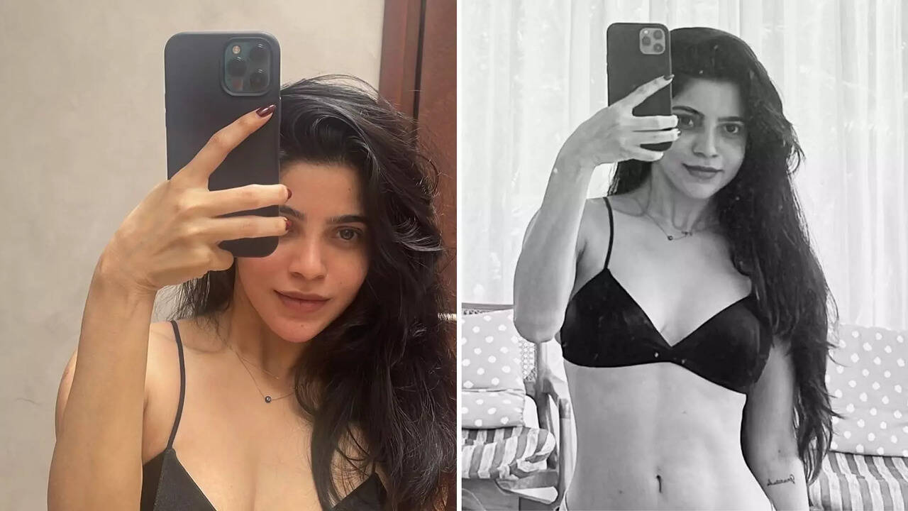  உச்சக்கட்ட கவர்ச்சியில் திவ்யபாரதி வெளியிட்ட ஹாட் பிகினி புகைப்படங்கள்! 