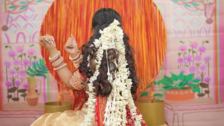 Bridal Trend Alert Influencer Brides are digging hair extensions for long and flowing gajra and you should also do it