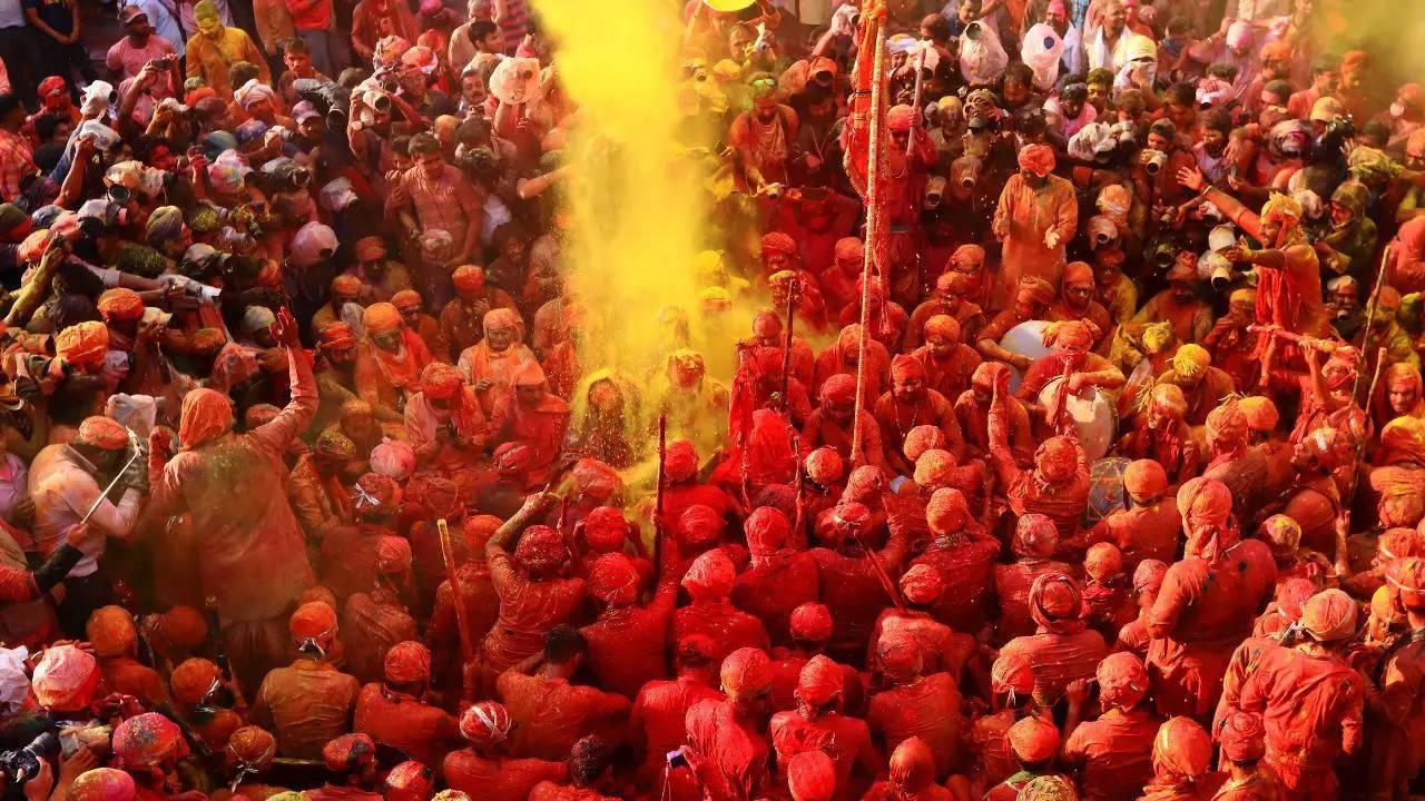 articles on holi festival in hindi