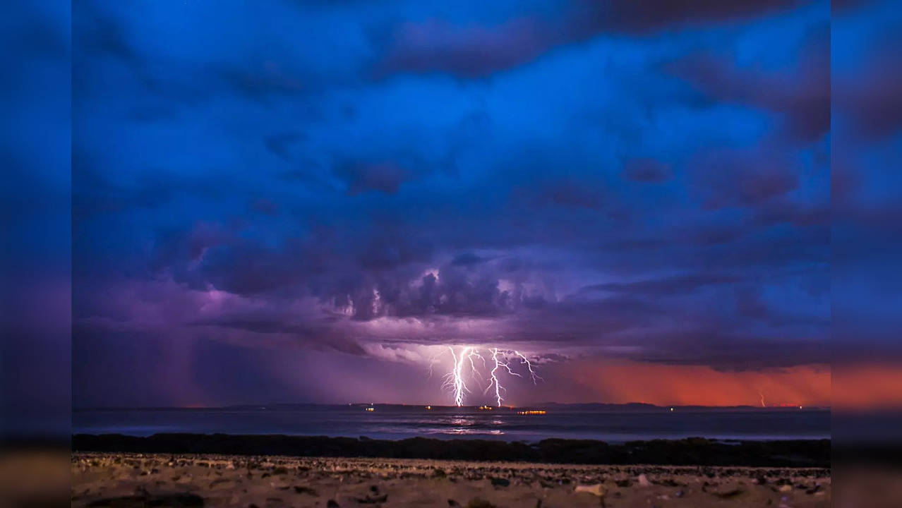 [Trending News] Severe Weather Alert: Tornadoes, Hail, and Flooding Threaten THESE States Across U.S.