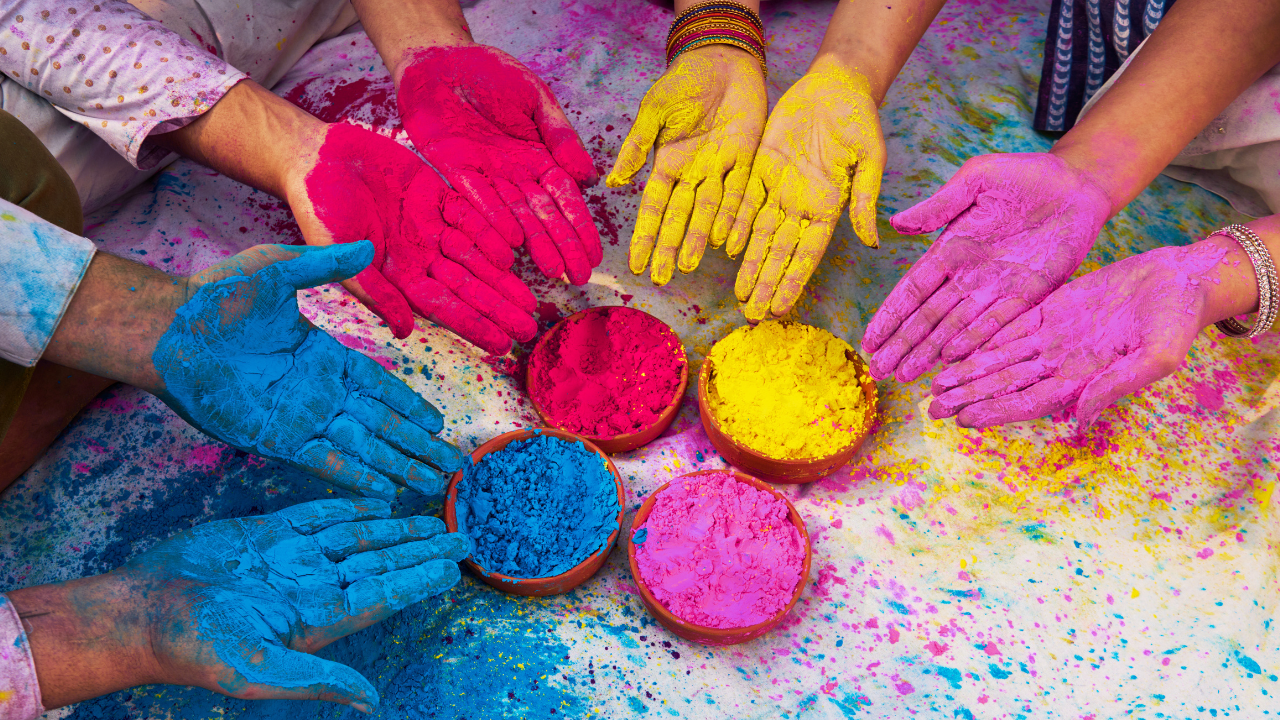 how to draw crowded holi festival