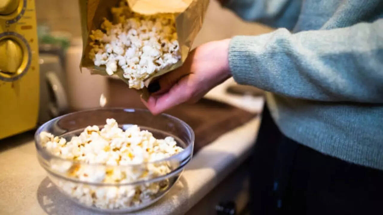Does Microwing cause popcorn cancer? What experts say here Does Microwing cause popcorn cancer? What experts say here