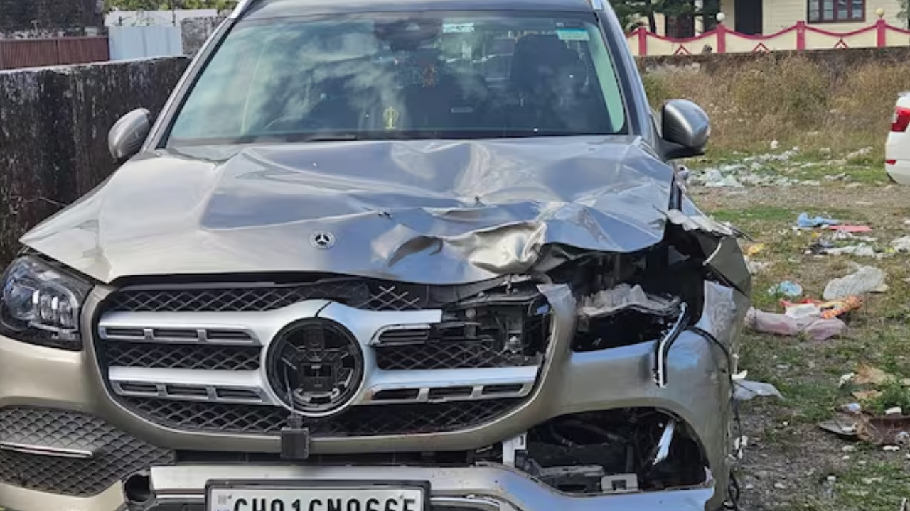 Mercedes Crash Kills 4 Labourers in Chandigarh: How Broken Car Parts ...