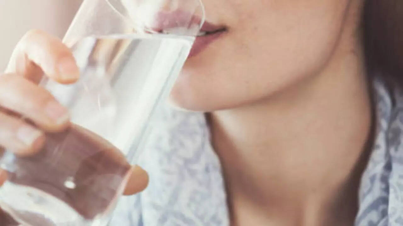 The Chinese woman causes liver damage despite drinking pure water; This way The Chinese woman causes liver damage despite drinking pure water; This way