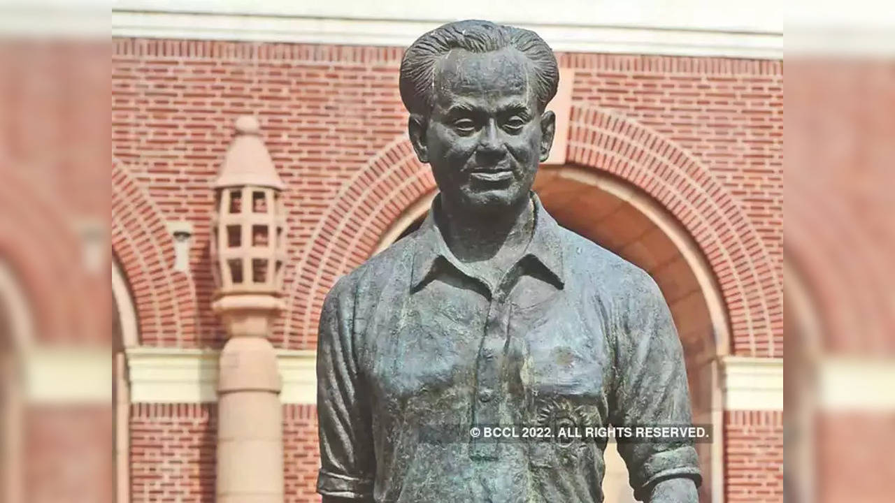 Dhyan Chand statue