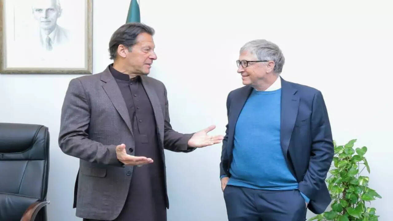 Bill Gates conferred HilalePakistan honour on firstever visit to
