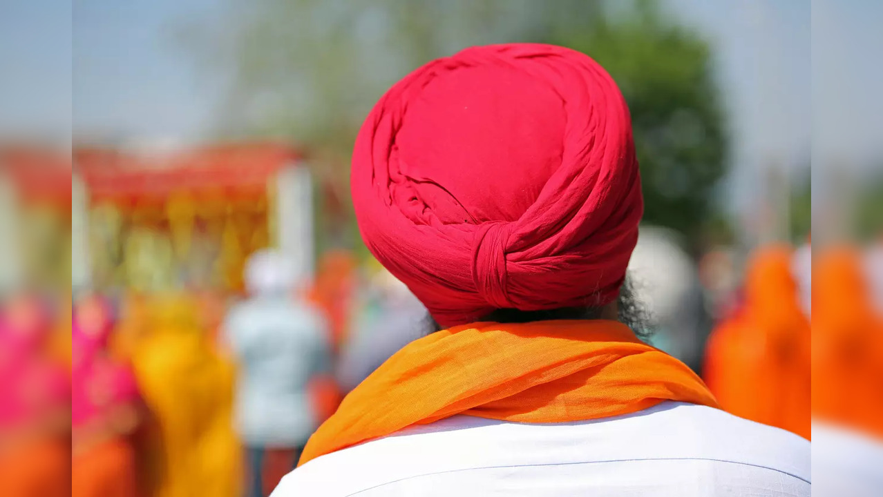 Sikh girl asked to remove turban in college