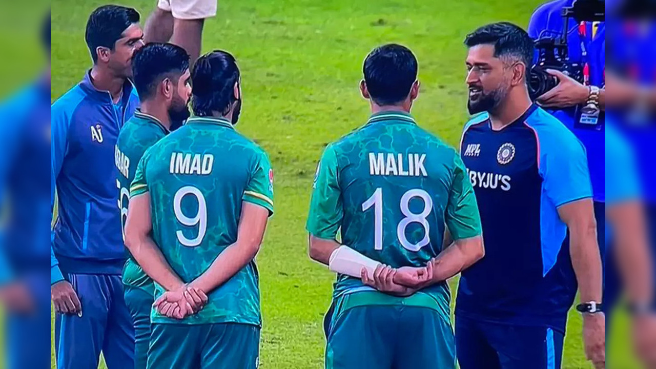 PAKISTAN-PLAYERS-MEETING-MS-DHONI