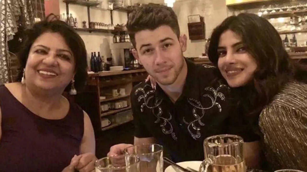 Priyanka Chopra, Nick Jonas and Madhu Chopra