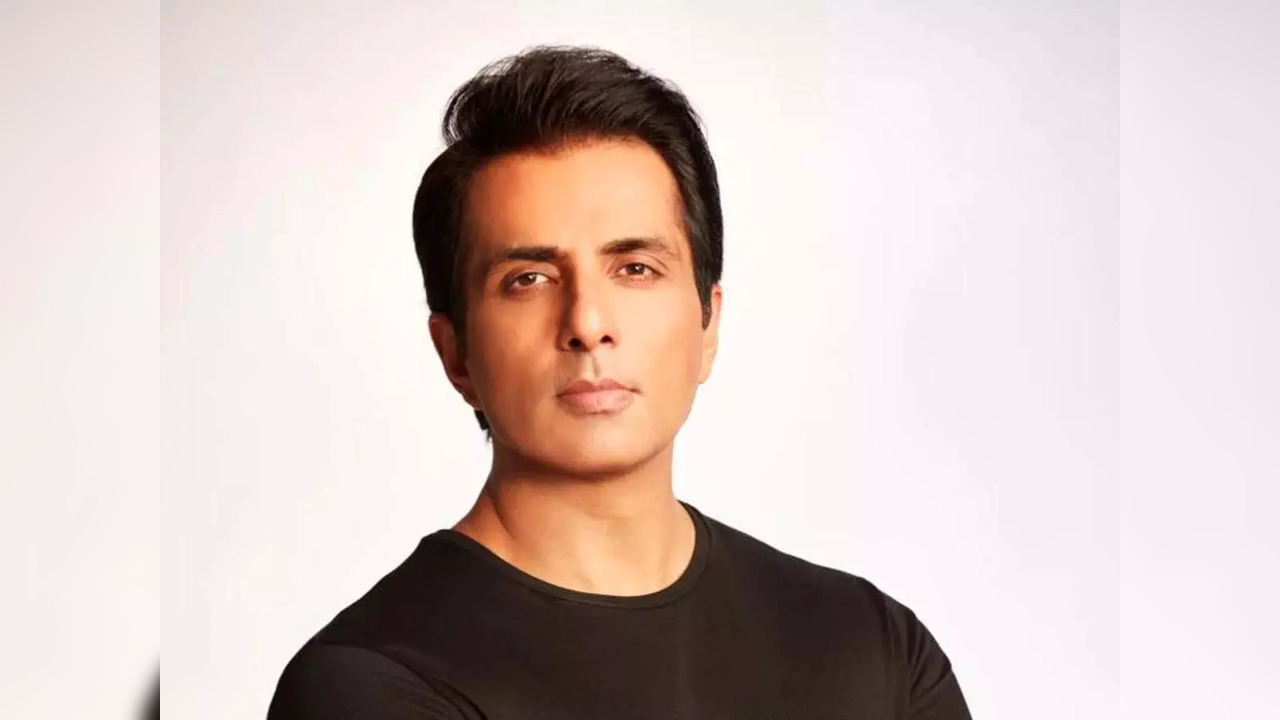 Sonu Sood turns saviour yet again; comes forward to help Indian students from war-hit Ukraine; watch videos