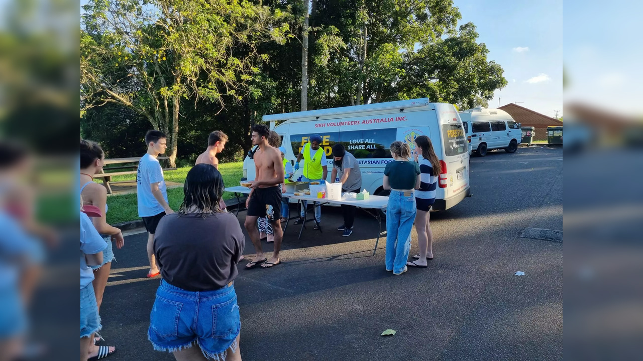 Sikh volunteers drive 34 hours to help flood victims