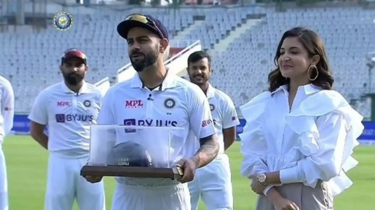 Anushka Sharma joins Virat Kohli  for felicitation ceremony for historic 100th test match