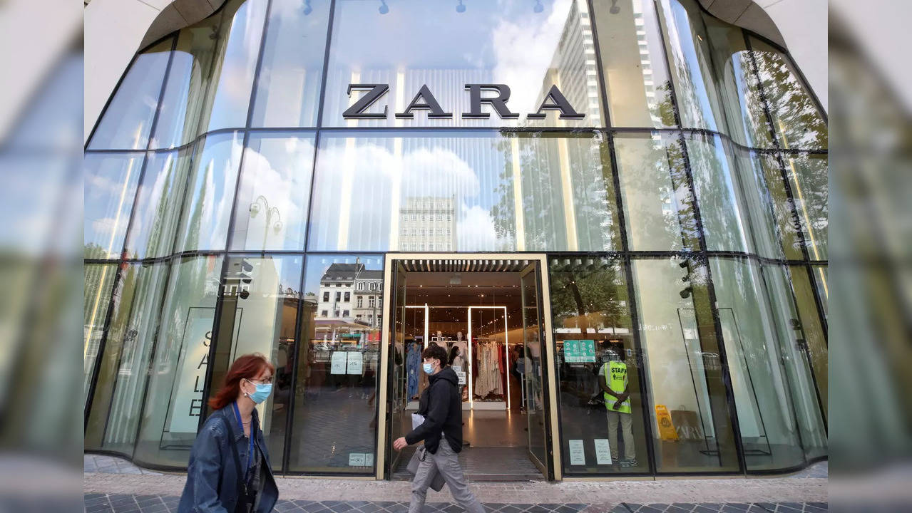 Zara owner closes Russian stores