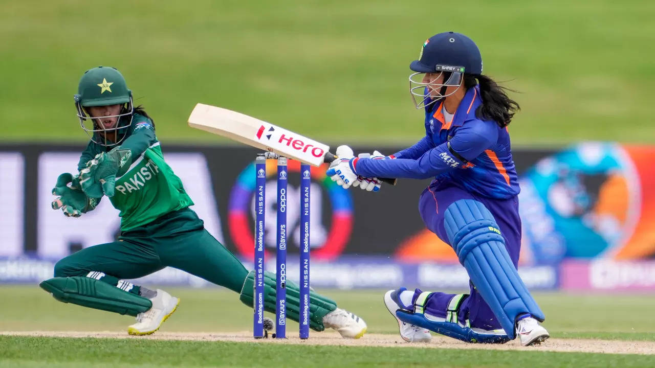 Smriti-Mandhana-vs-pakistan-icc-world-cup-ap