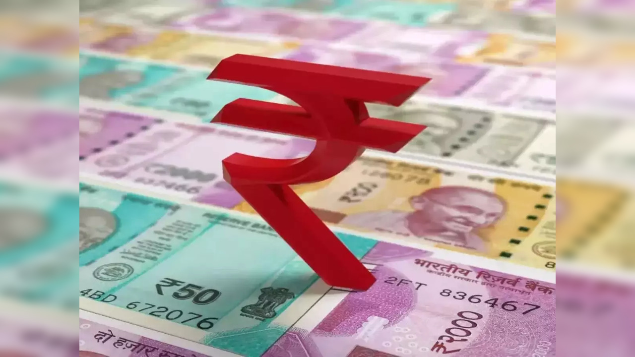 India rupee hits lifetime low, bond yields spike tracking oil