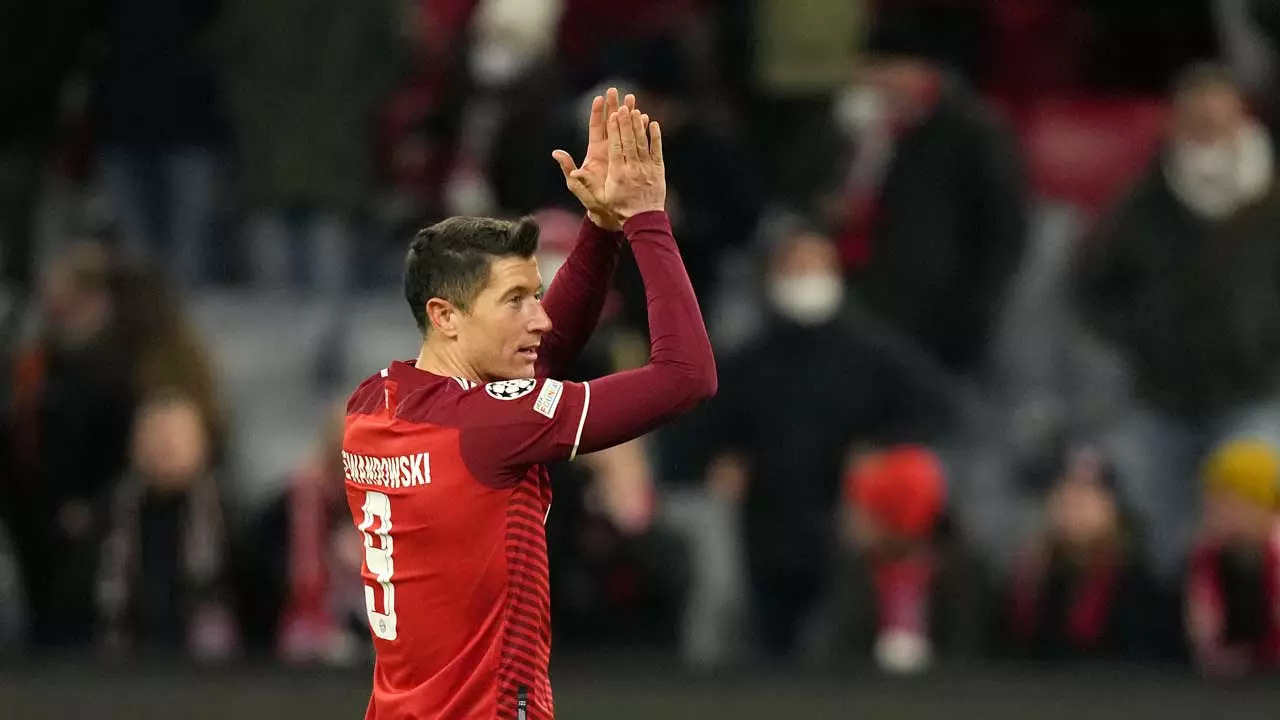 Robert Lewandowski hit fastest UCL hat-trick