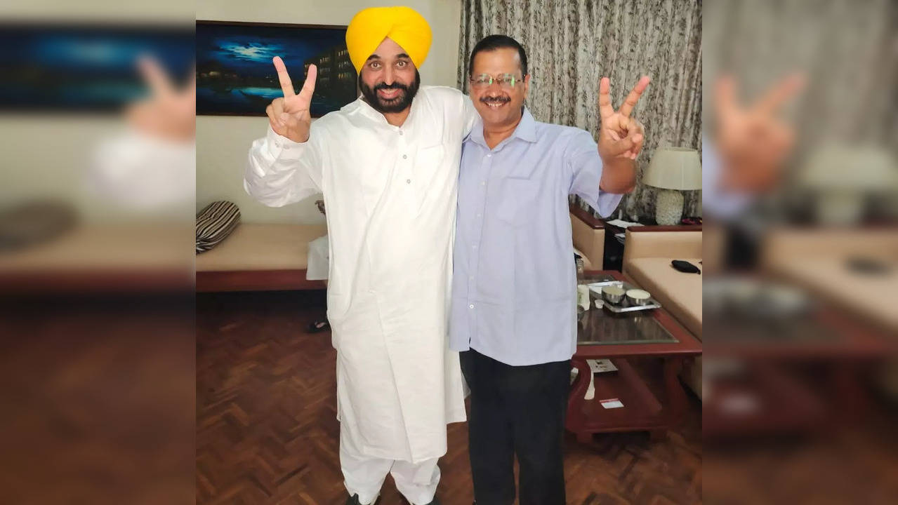 Bhagwant Mann Arvind Kejriwal