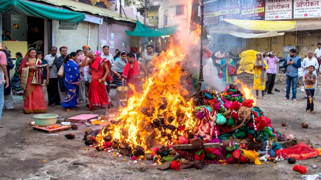 Holika Dahan Puja samagri and vidhi