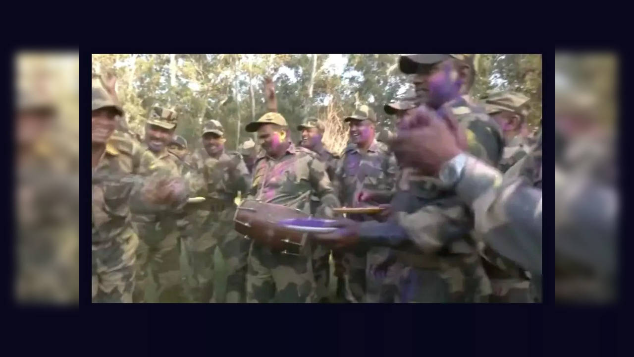 BSF personnel revel in Holi celebrations in Jammu's Gajansoo | Image courtesy: Twitter