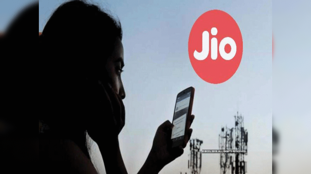 Reliance Jio to raise Rs 5,700 crore ahead of 5G spectrum auction