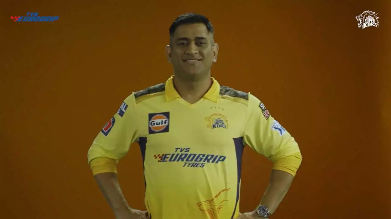 MS Dhoni flaunts CSK's new kit