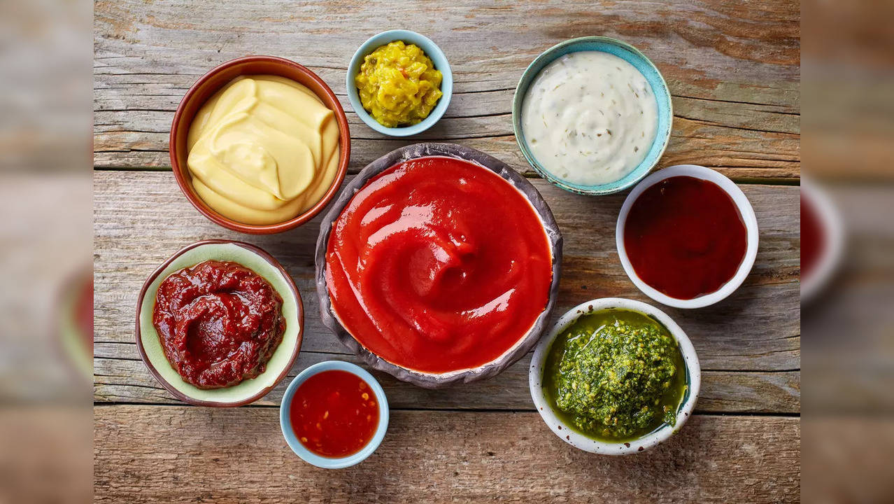 Do you love a good condiment? Here's a list of healthy (and unhealthy) varieties to eat and avoid