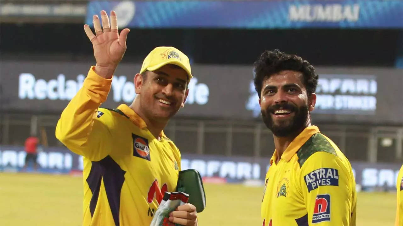 MS Dhoni handed over CSK captaincy to Ravindra Jadeja