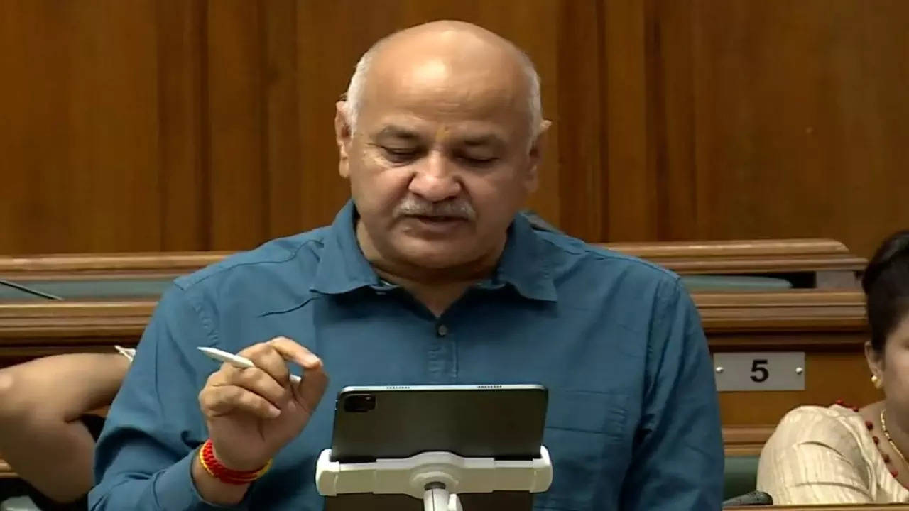 Manish Sisodia presents Delhi budget 2022