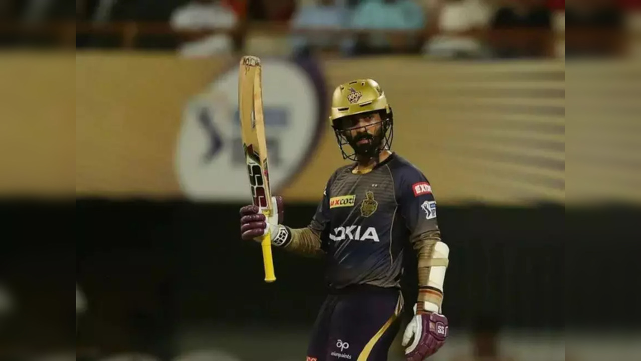 Dinesh Karthik ready to sledge his ex-teammate in RCB vs KKR clash at IPL 2022