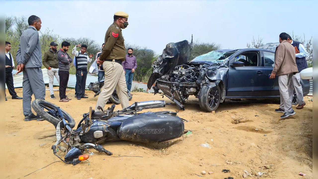 two wheeler road accident