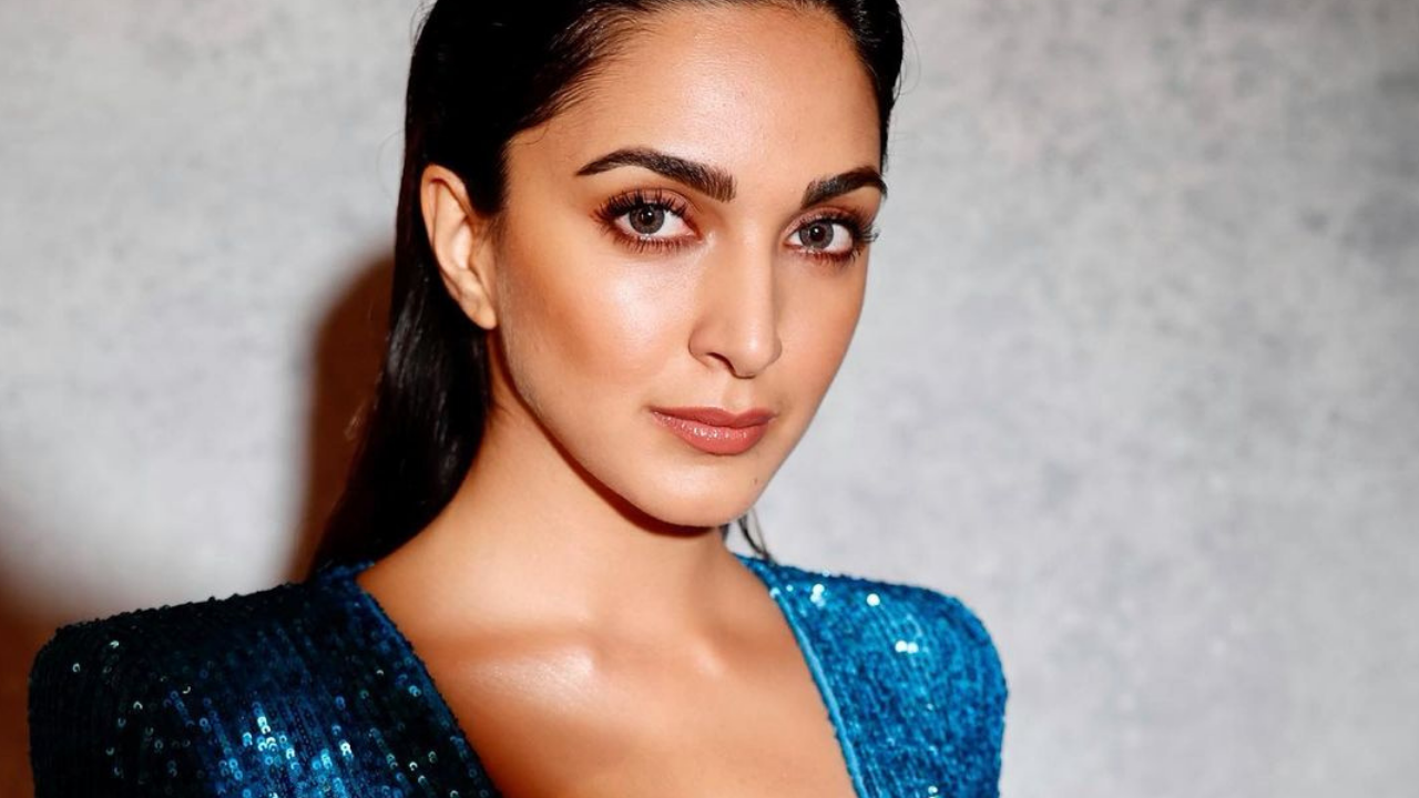 Kiara advani best sale blue jumpsuit