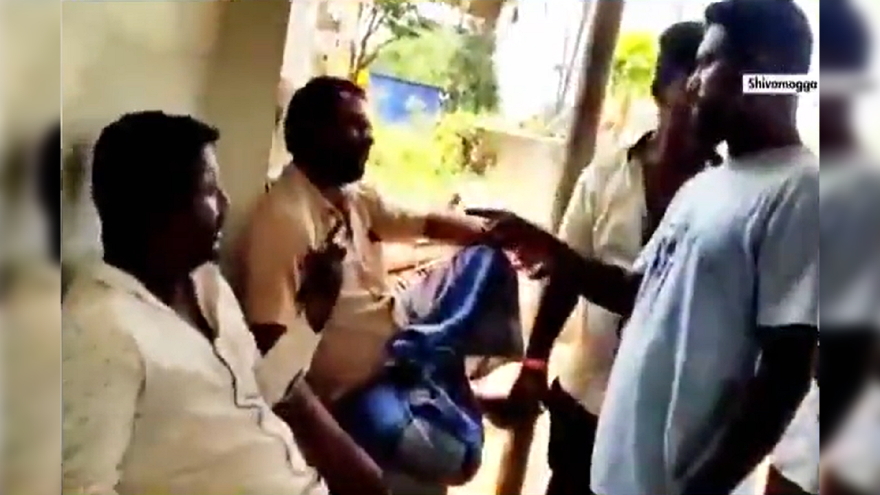 Bajrang Dal members threaten halal meat vendor