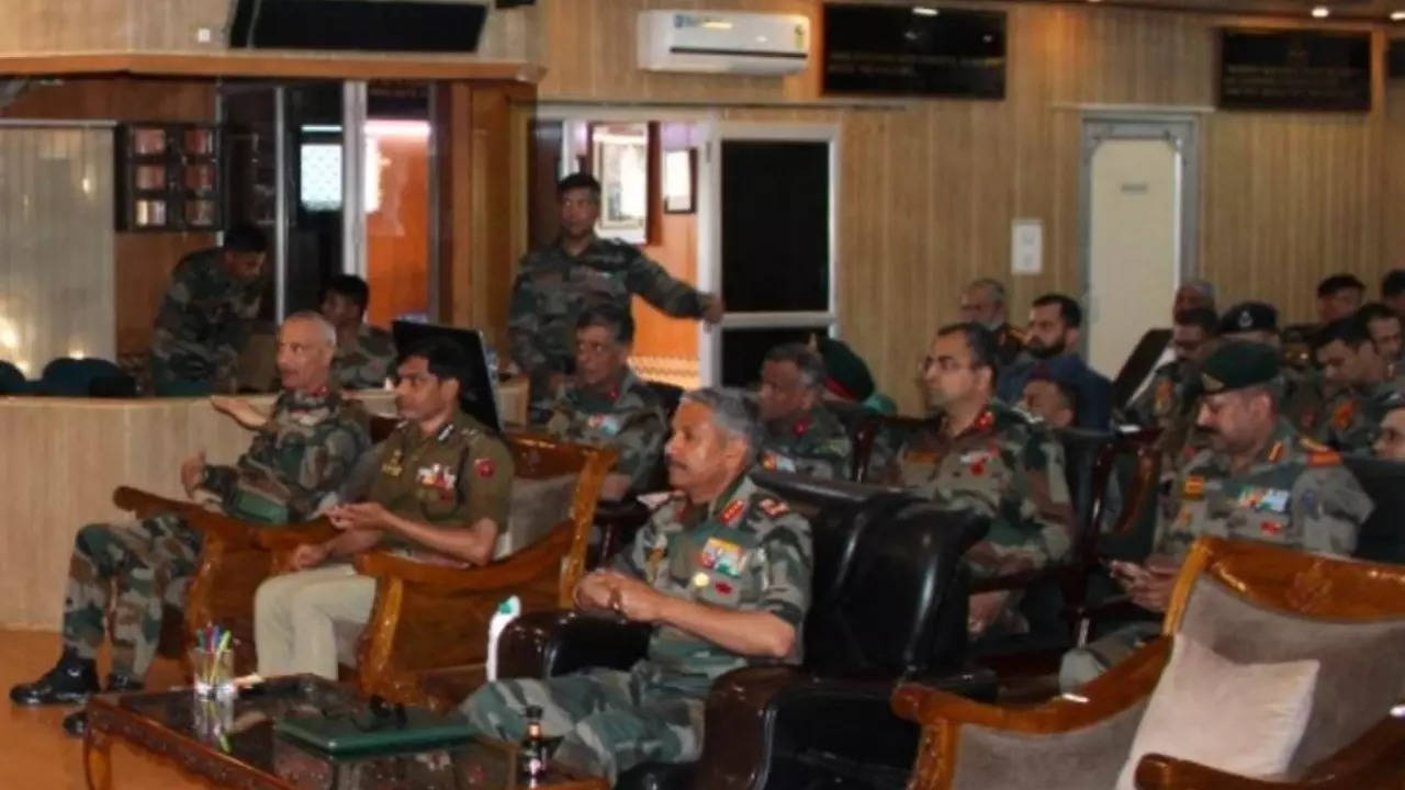 Indian army and jammu and kashmir police officials