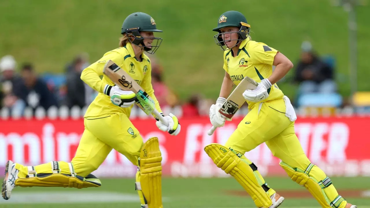 Alyssa Healy and Rachael Haynes